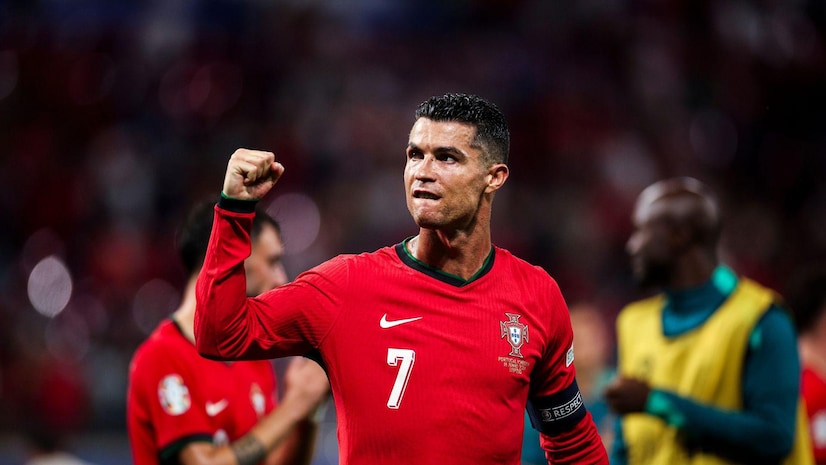 精彩对决比分解析:赛场焦点战队展现实力,比分背后的精彩故事